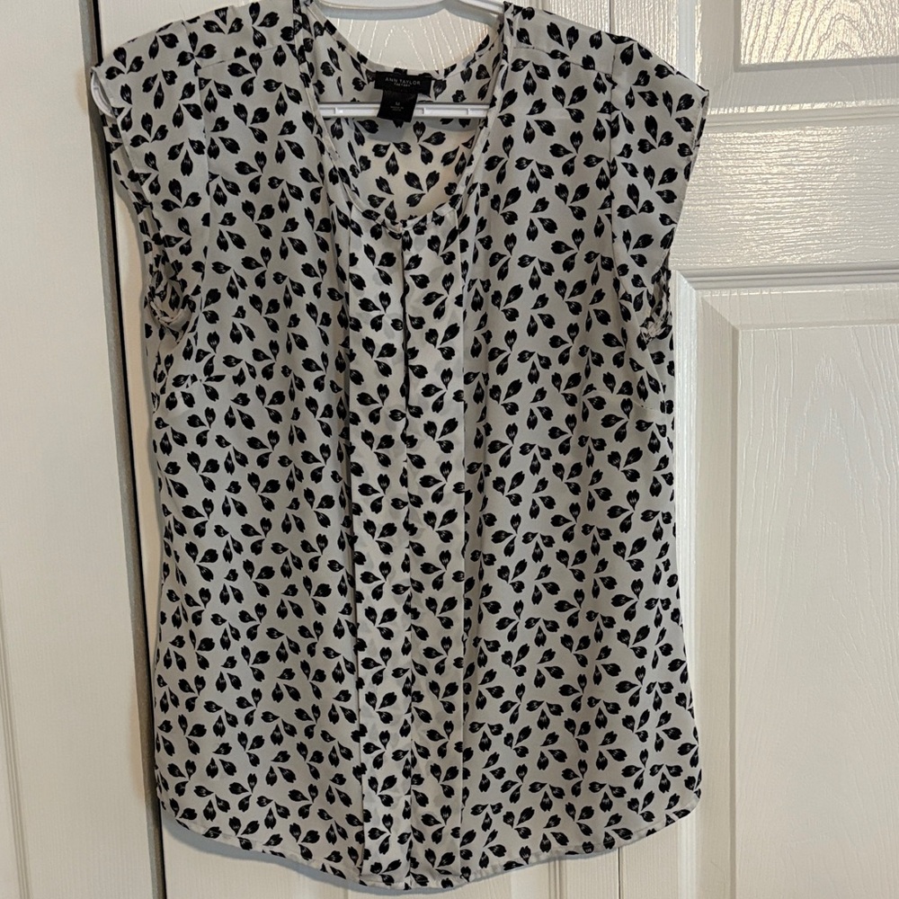 Ann Taylor Black Leaf-Print Cap-Sleeve Blouse on White